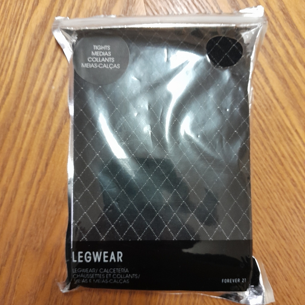 Women's Black LegwearTights/ Hosiery NWT Size:S/M  Forever 21